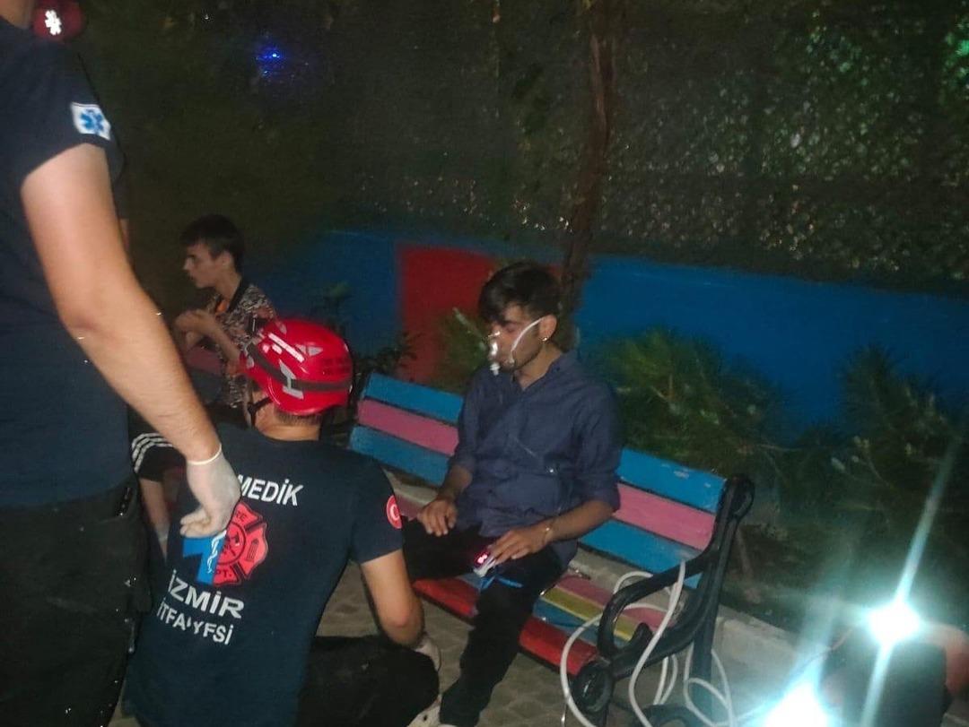 İzmir'deki engelli bakım evinde yangın! Sigaradan etkilenen 12 kişi hastaneye götürüldü