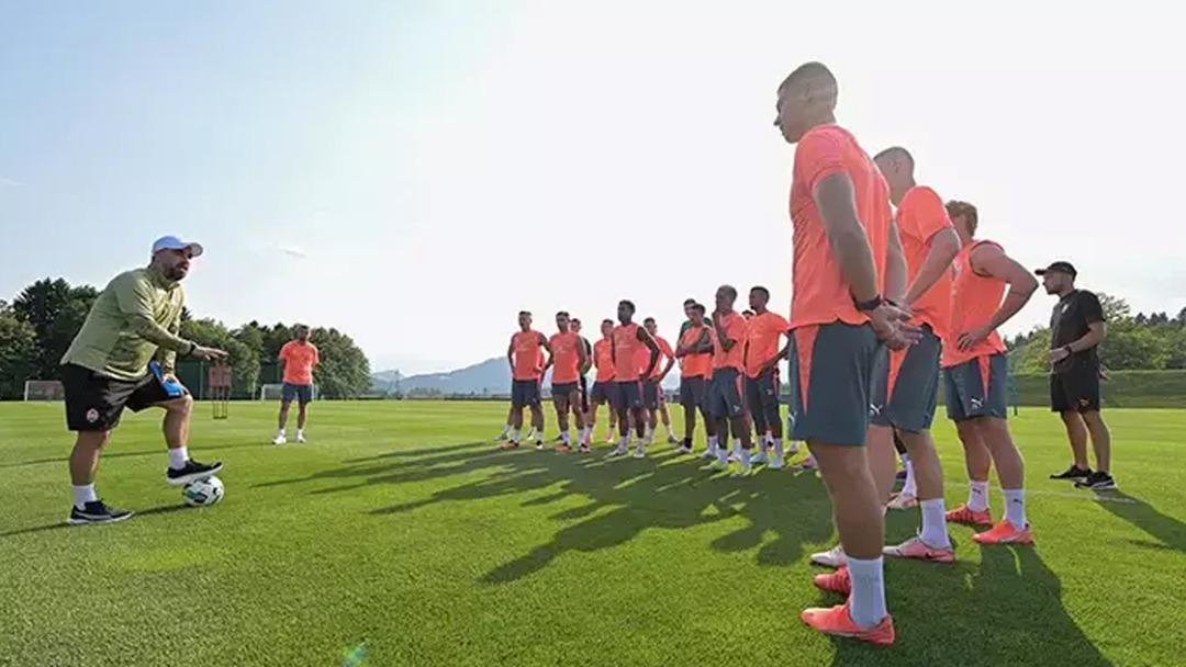 UEFA Europa Ligi'nde Beşiktaş'ın rakibi Shakhtar Donetsk'in koçu Arda Turan'ın Garip Bildirgesi: 