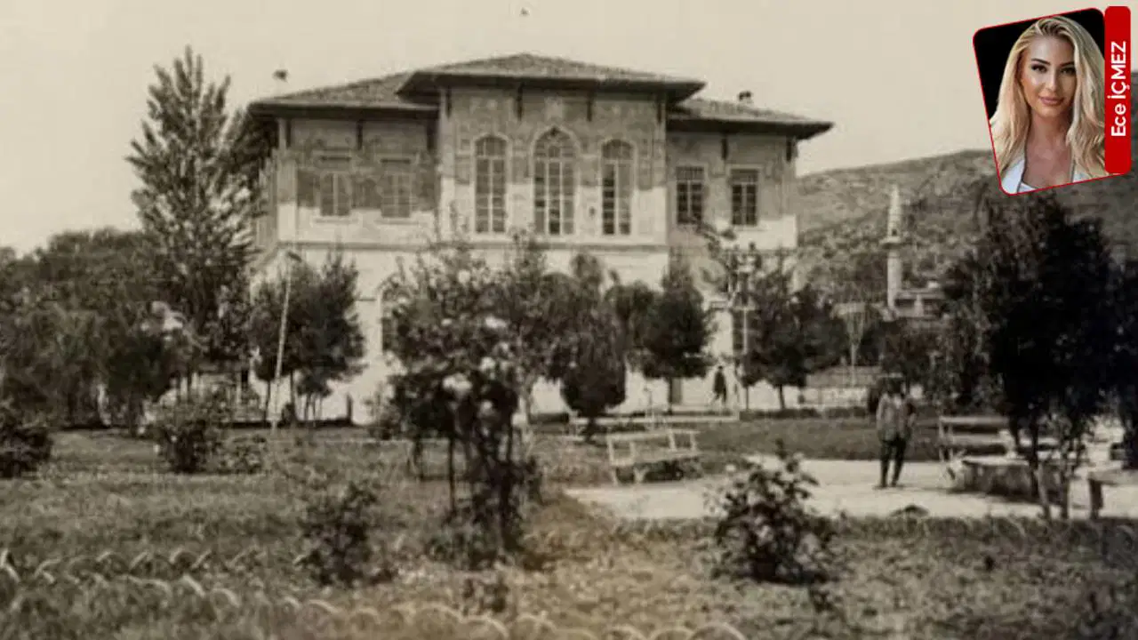 Tarihi Belediye Binasına Beş Gün İçinde Vakıf Tapusu Verildi