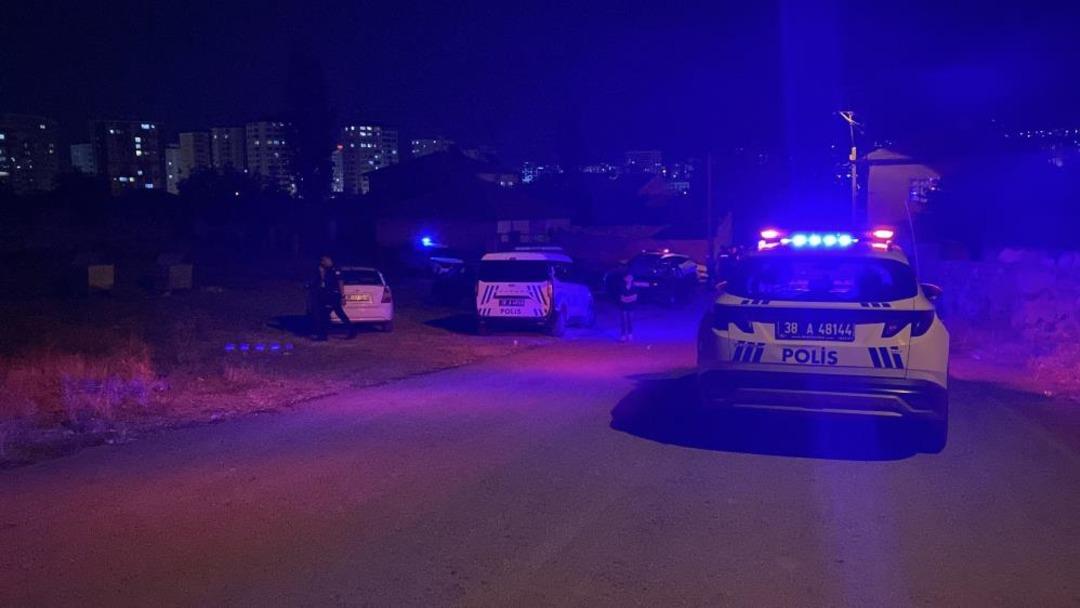 Kayseri Düğünde Bir bıçakla taşlı çubuk dövüşü ile: 2 ağır 3 yaralı 2