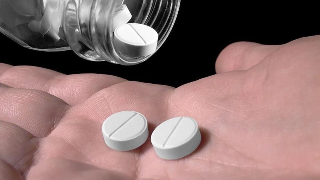 Ağrı kesici aldığı sırada başına gelenlere inanamadı! Organından oldu: